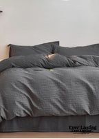 Minimal Jacquard Bedding Set / Blue Ever Lasting