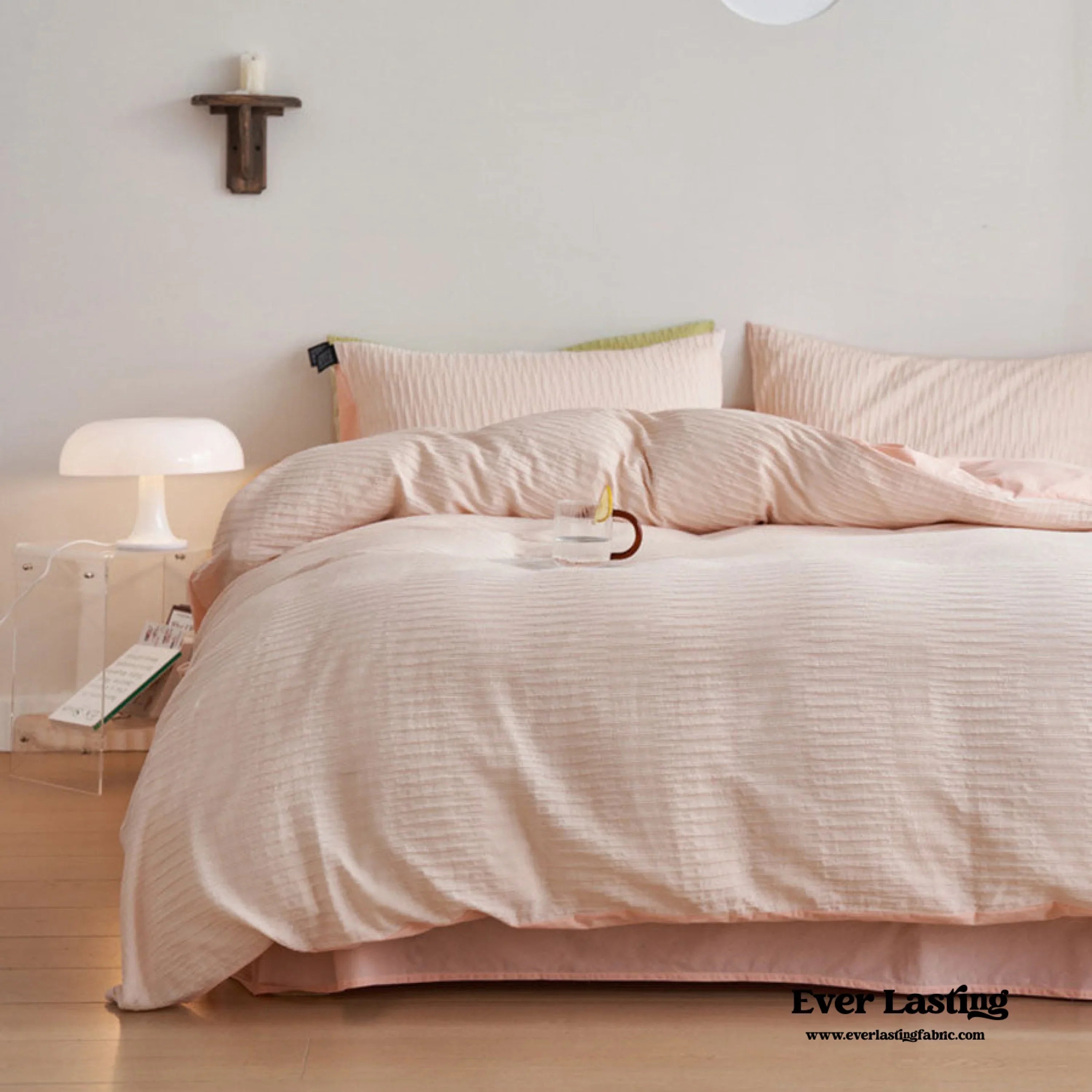 Minimal Jacquard Bedding Set / Blue Ever Lasting