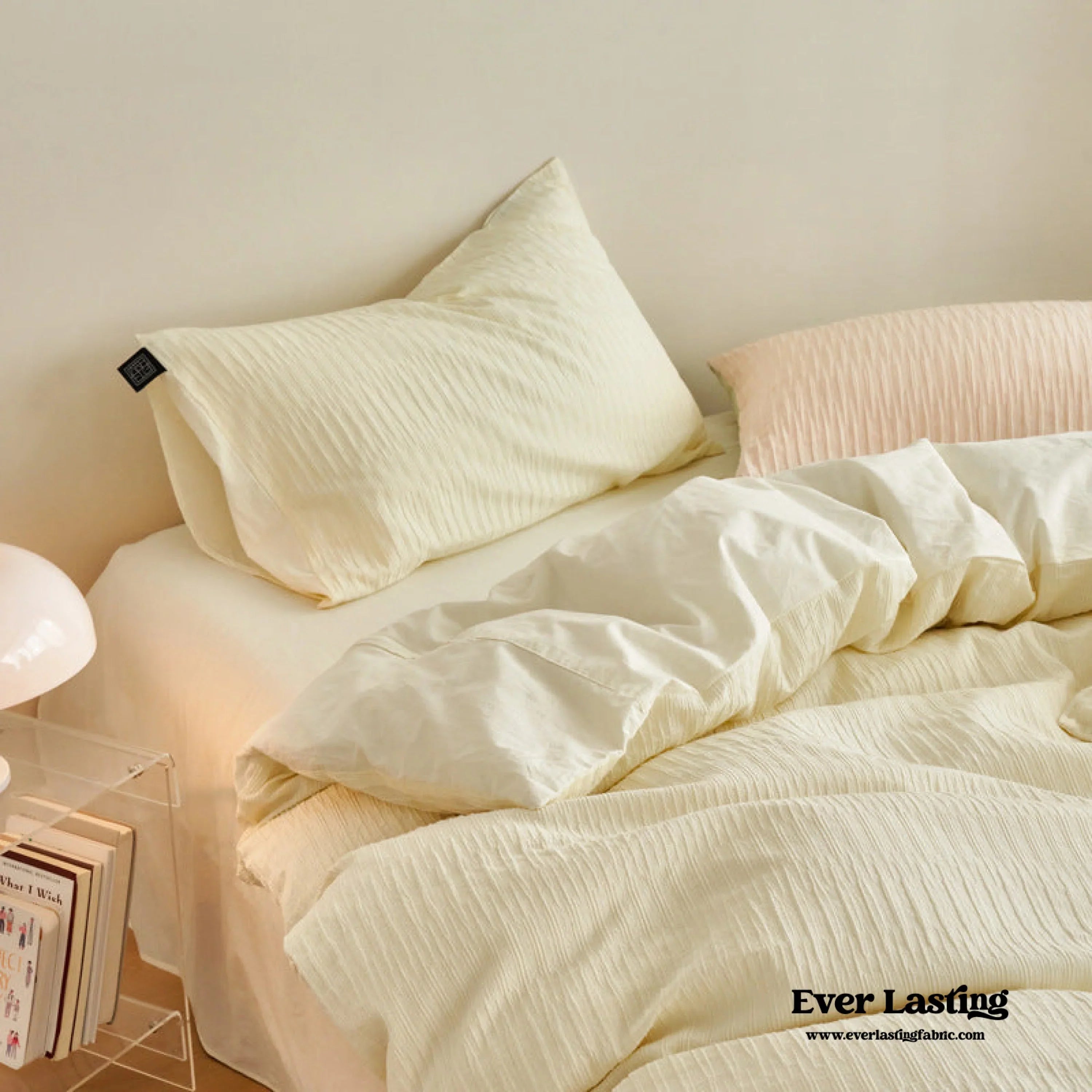 Minimal Jacquard Bedding Set / Blue Ever Lasting