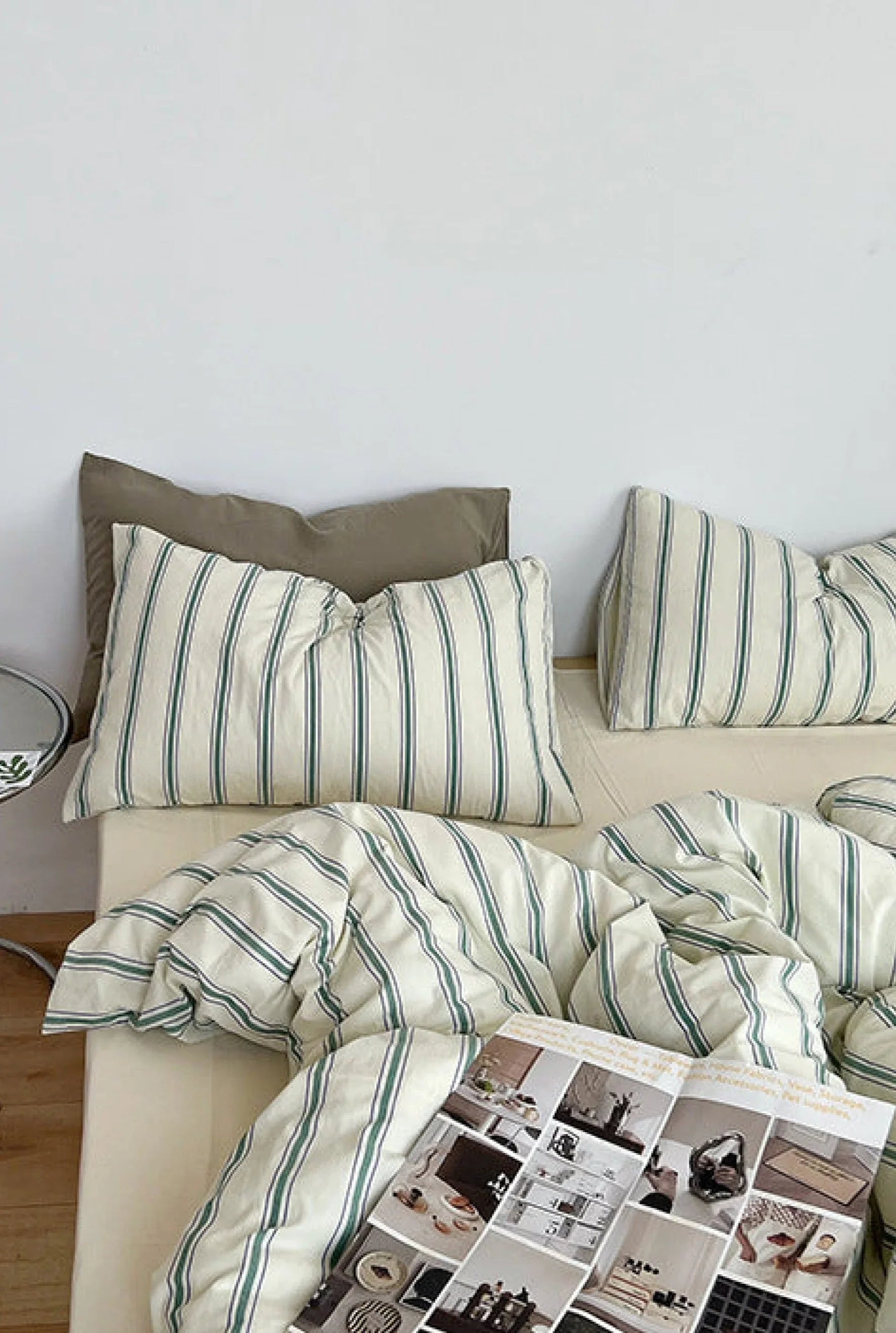 Minimal Stripe Bedding Set / Green Ever Lasting