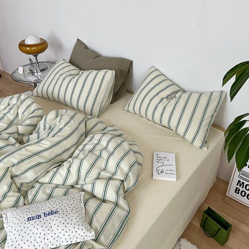 Minimal Stripe Bedding Set / Green Ever Lasting