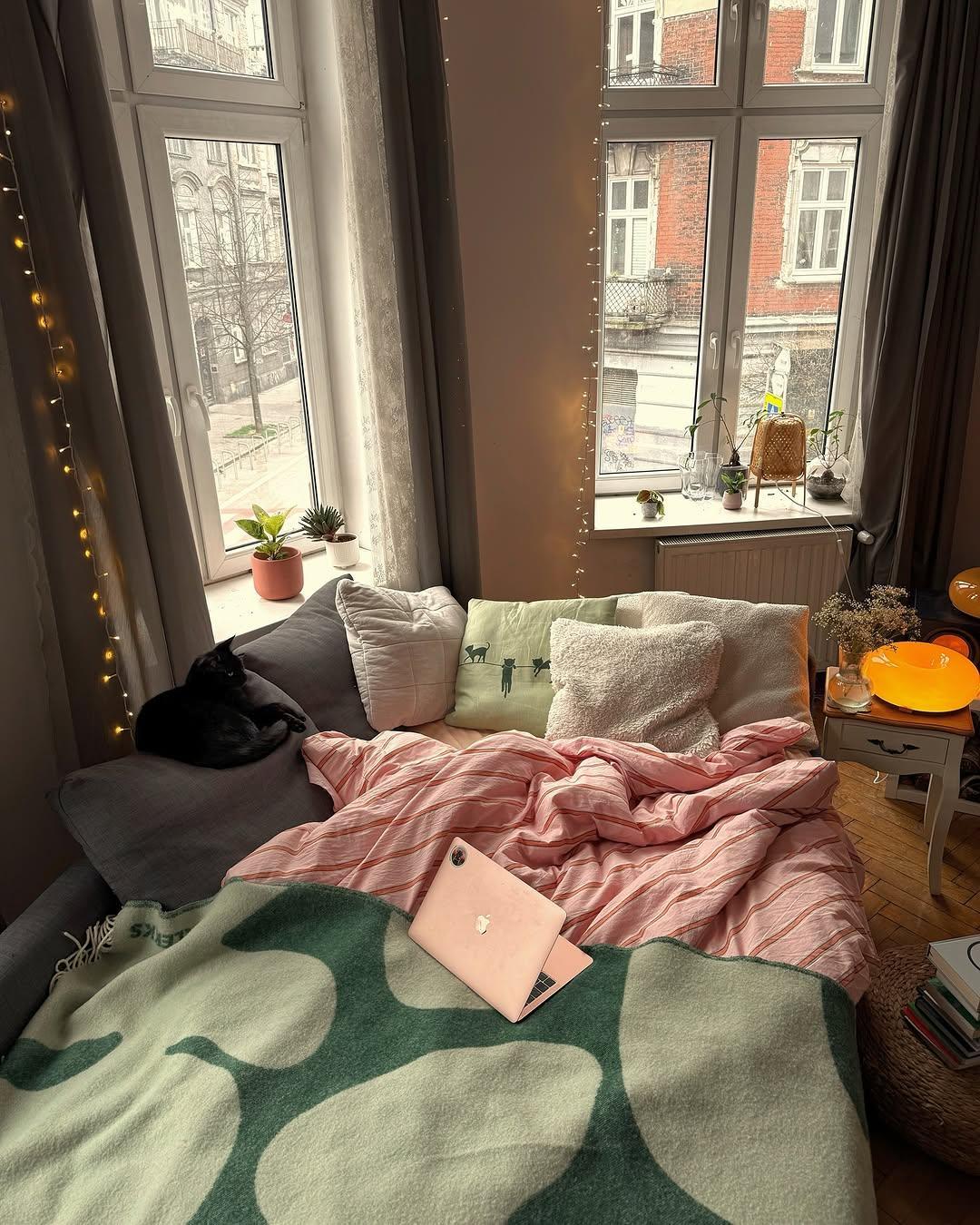 Minimal Stripe Bedding Set / Pink Ever Lasting