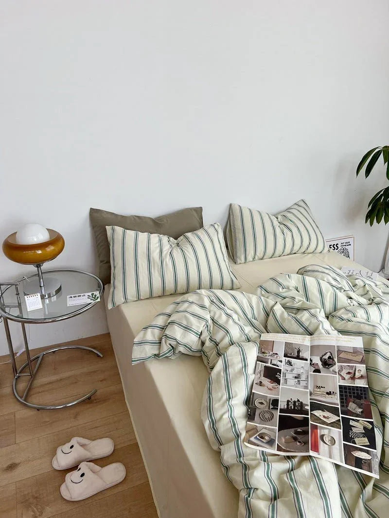 Minimal Stripe Bedding Set / Pink Ever Lasting