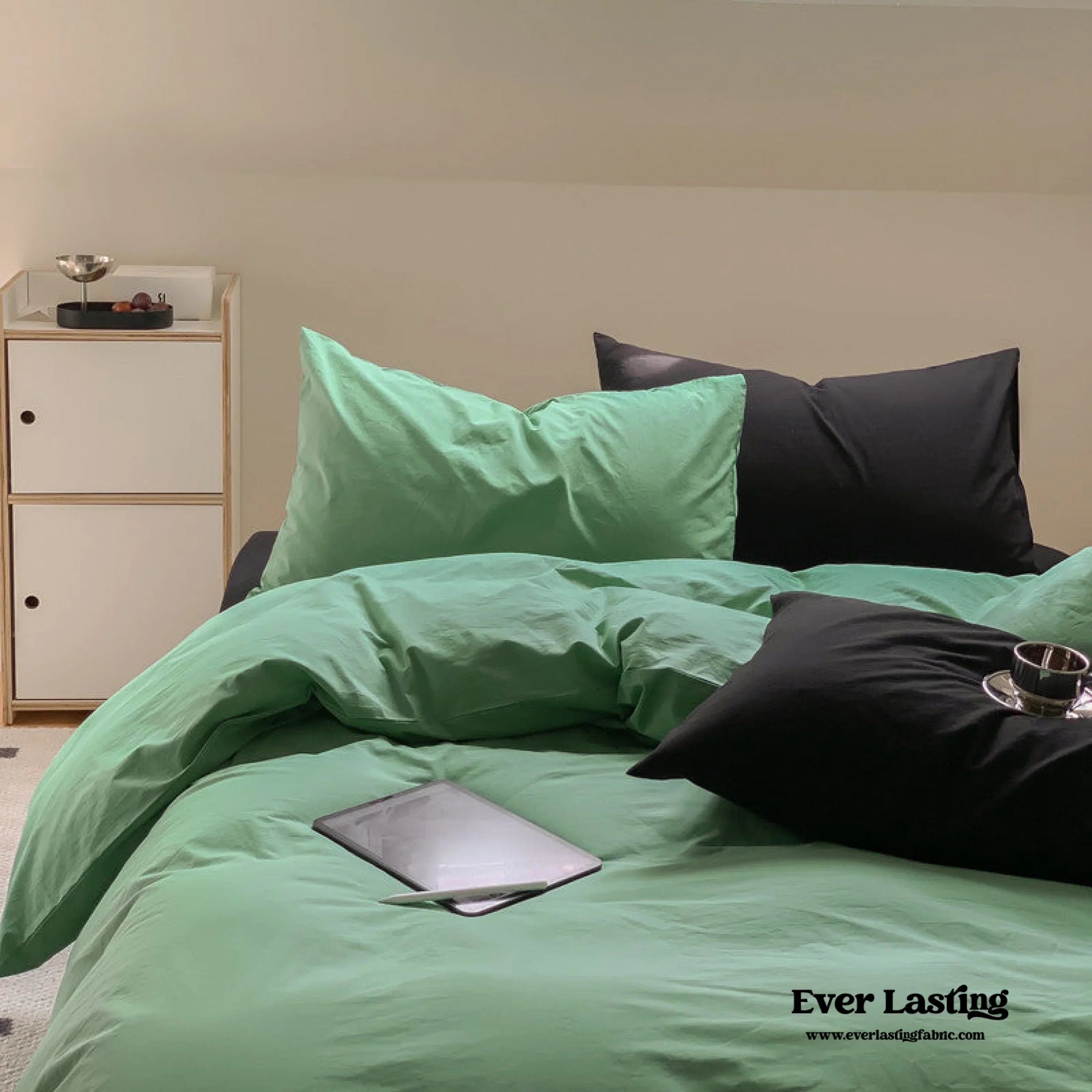 Mixed Color Maximalist Bedding Set / Green + Black Ever Lasting