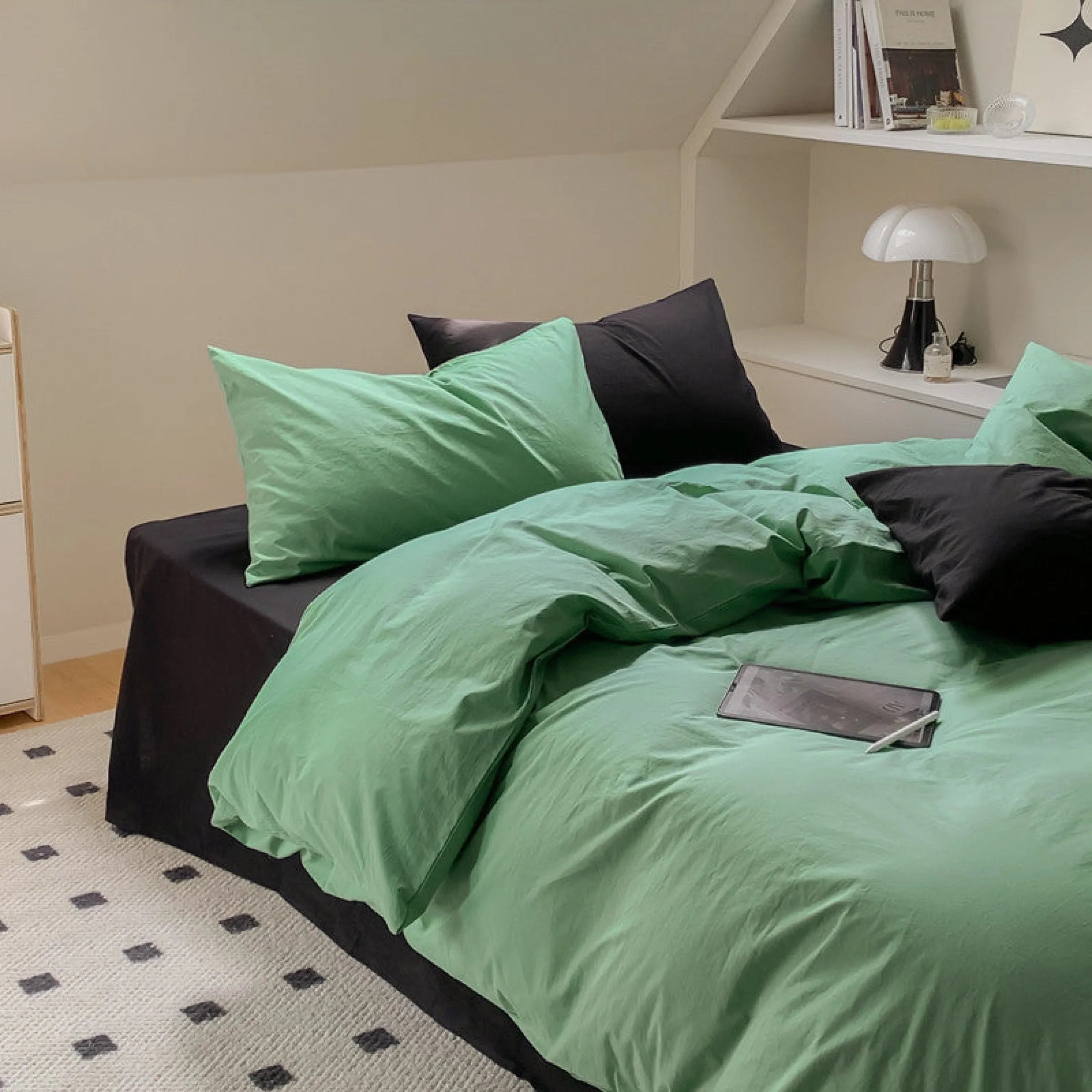 Mixed Color Maximalist Bedding Set / Green + Black Ever Lasting