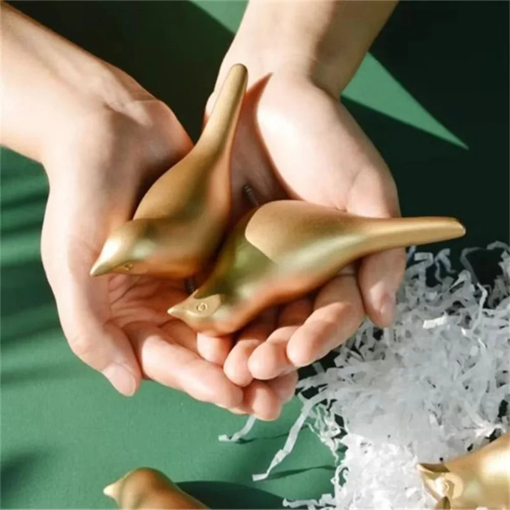 White resin bird wall hook, modern 3D design, heavy duty key holder - House of Avana