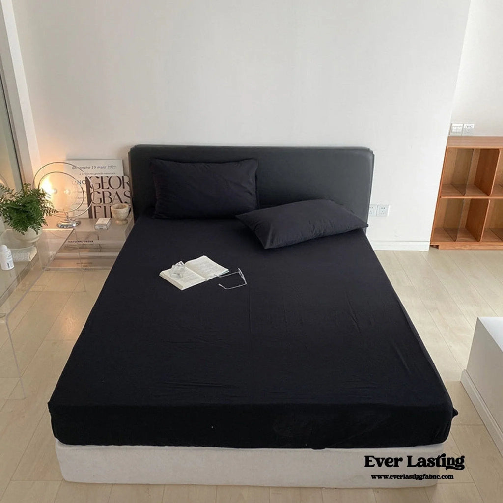 Modern Washed Cotton Bedding Set / Black Ever Lasting