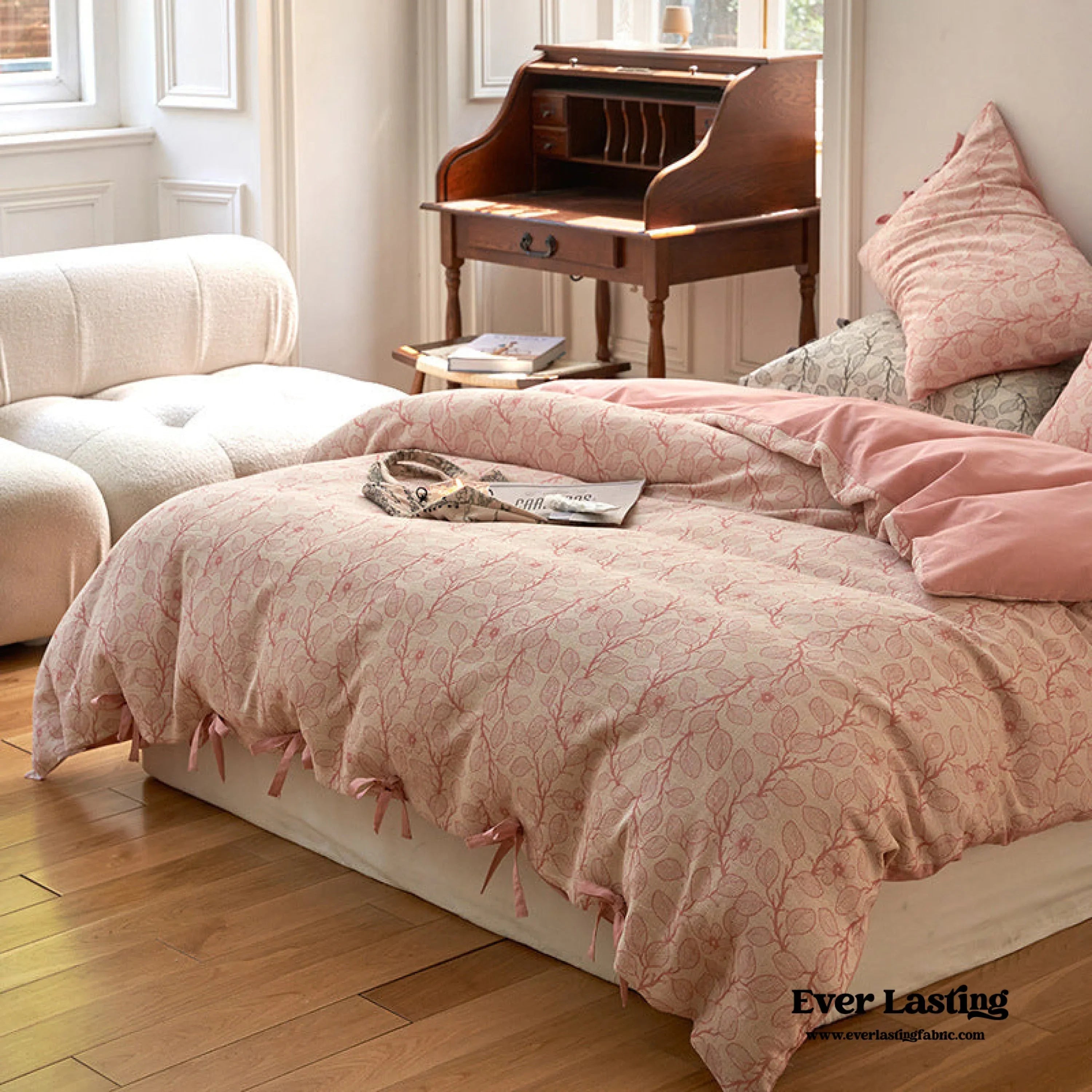 Mother Earth Floral Bedding Set / Pink Buttoned Ever Lasting