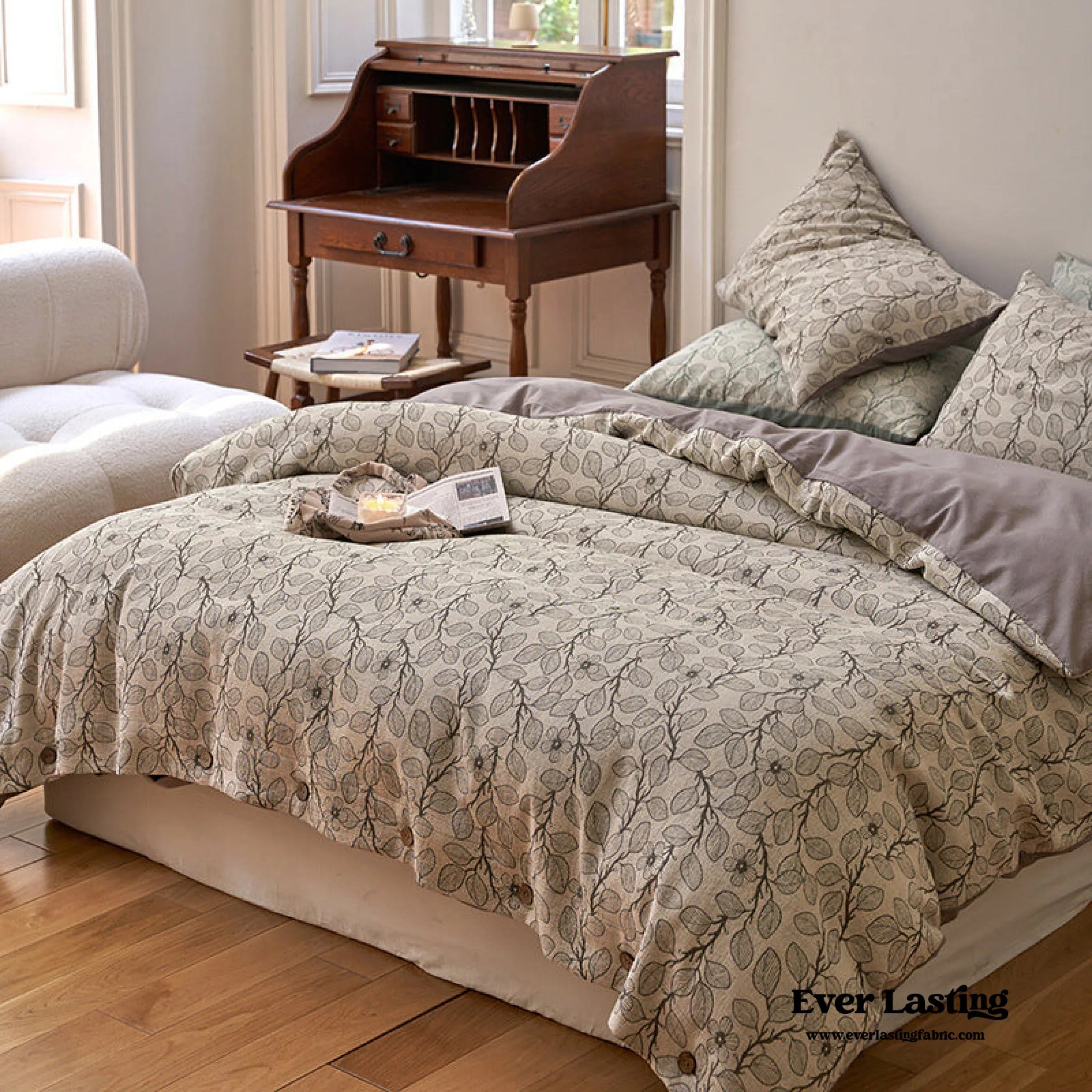 Mother Earth Floral Bedding Set / Pink Buttoned Ever Lasting
