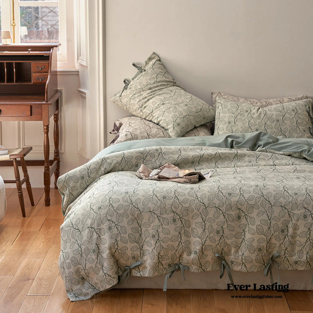 Mother Earth Floral Bedding Set / Pink Buttoned Ever Lasting