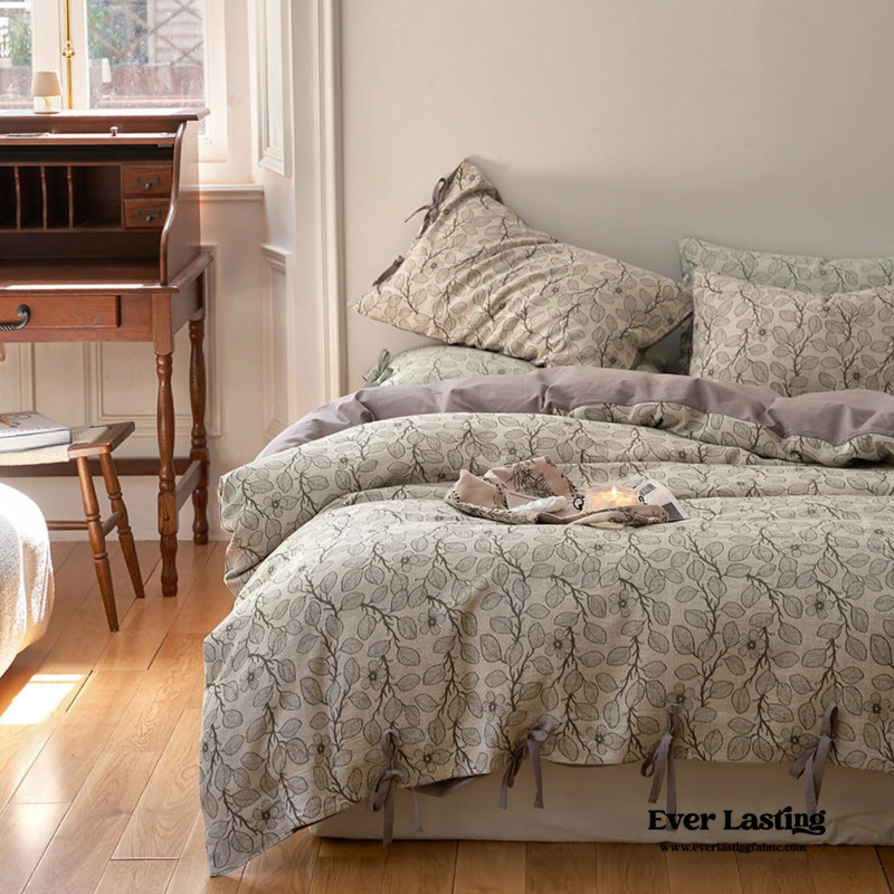 Mother Earth Floral Bedding Set / Pink Buttoned Ever Lasting