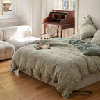 Mother Earth Floral Bedding Set / Pink Buttoned Ever Lasting