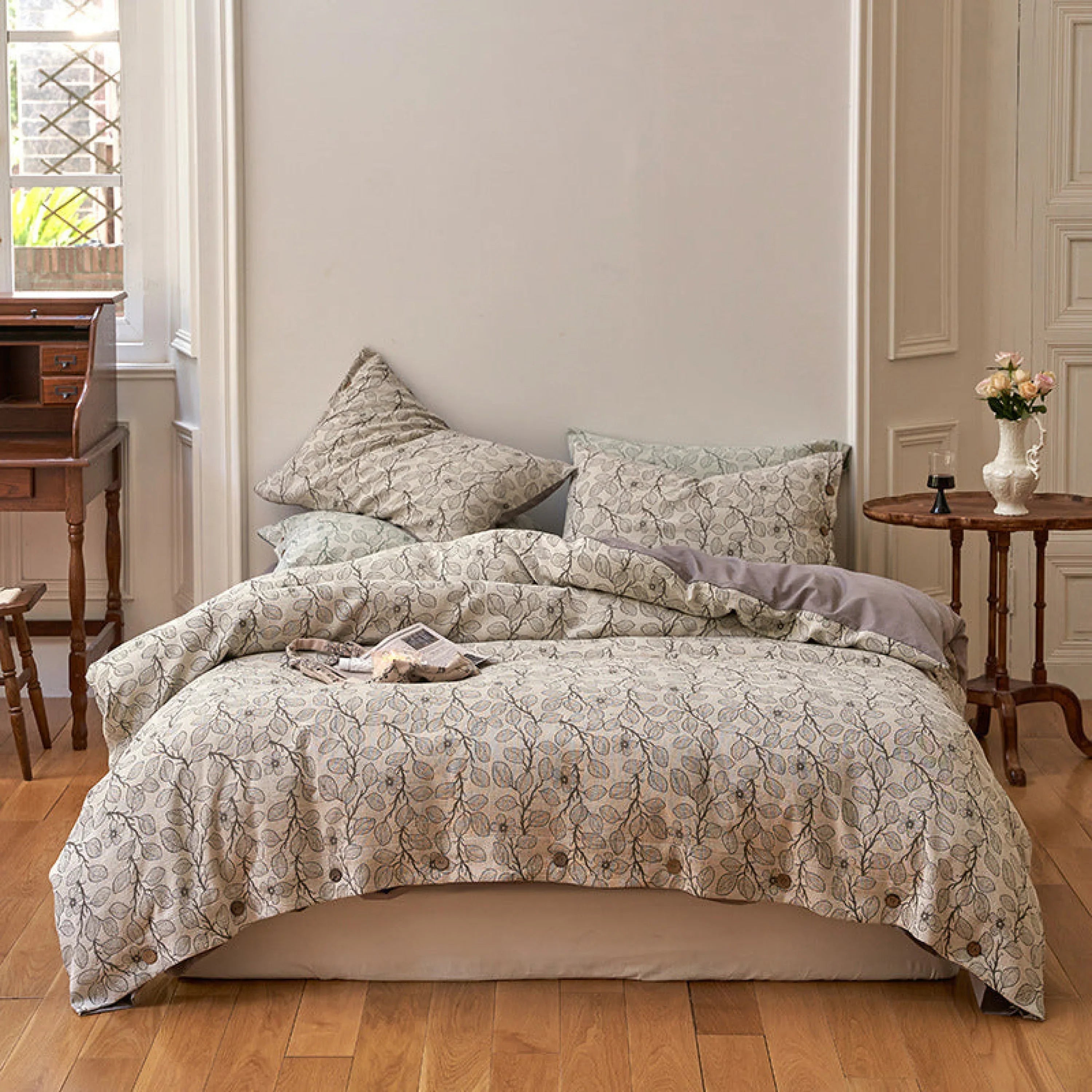 Mother Earth Floral Bedding Set / Pink Buttoned Ever Lasting
