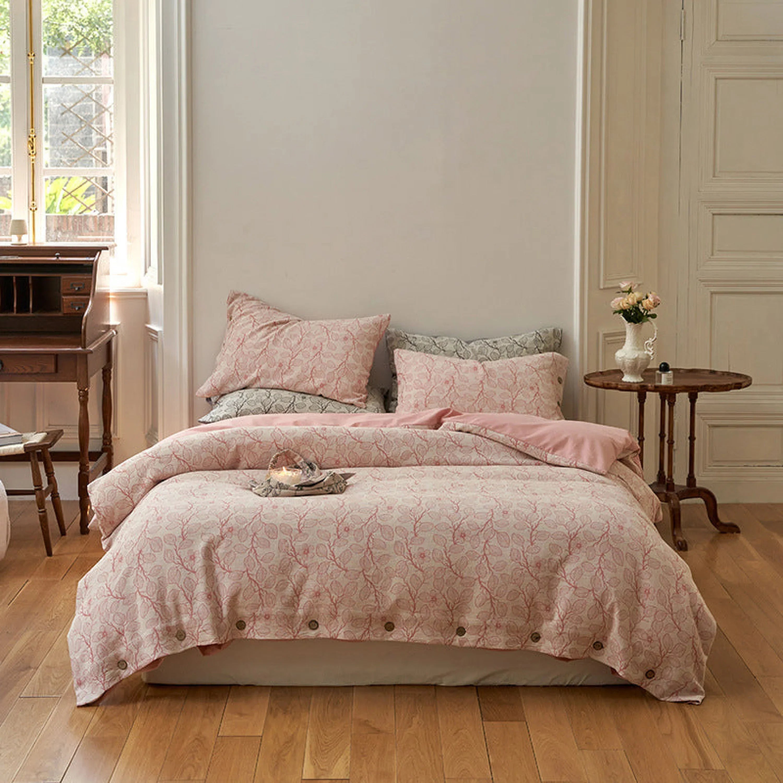 Mother Earth Floral Bedding Set / Pink Buttoned Ever Lasting
