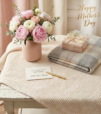 Mother's Day home decor gift ideas including candles, vases and decorative accessories in soft pink tones - House of Avana