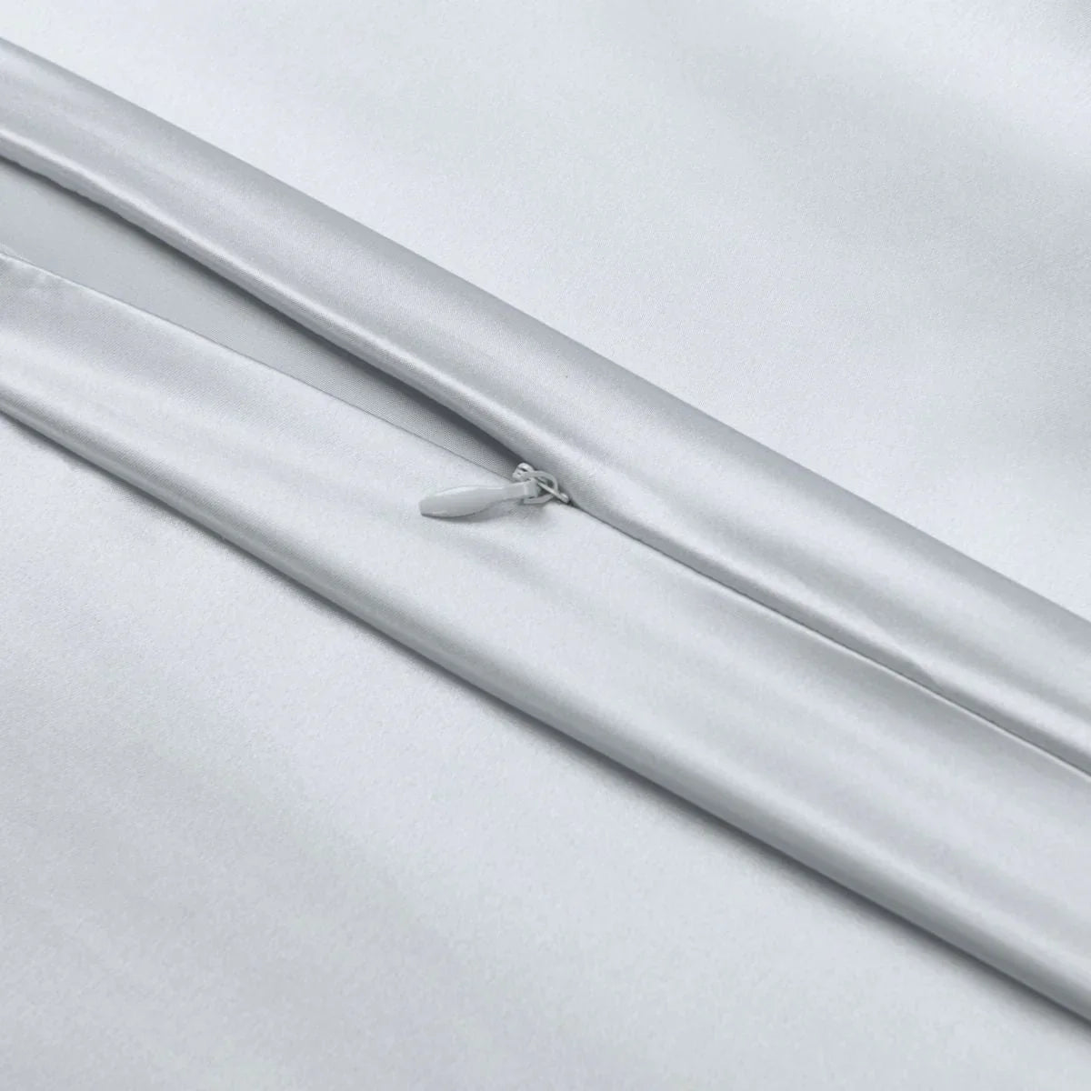 100% Mulberry Silk Pillowcase with Giftbox, detail shot - House Of Avana