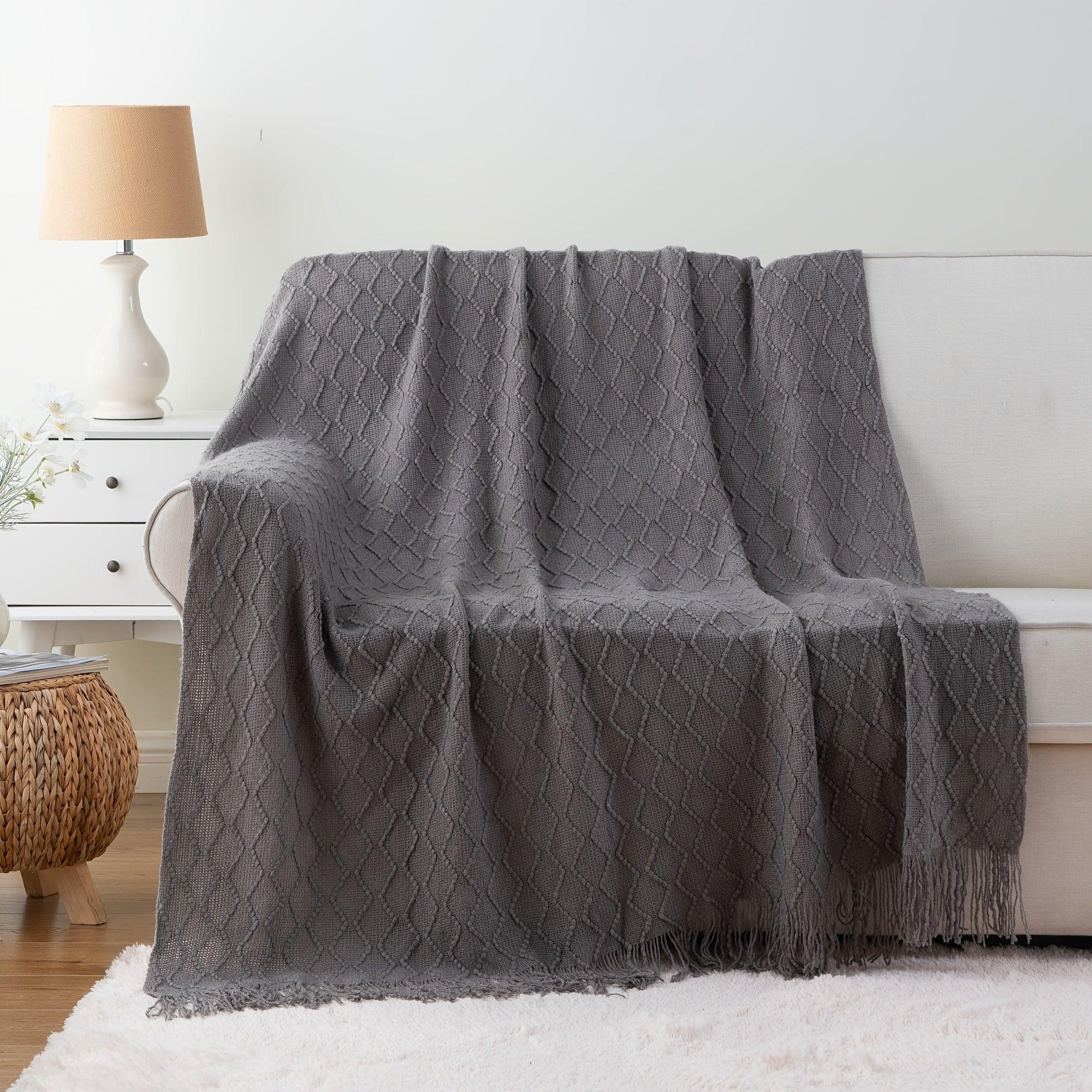 Navy blue throw blanket with tassels, soft woven fabric - House of Avana