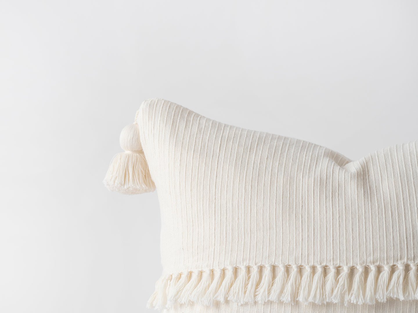 Nube Throw Pillow Cover