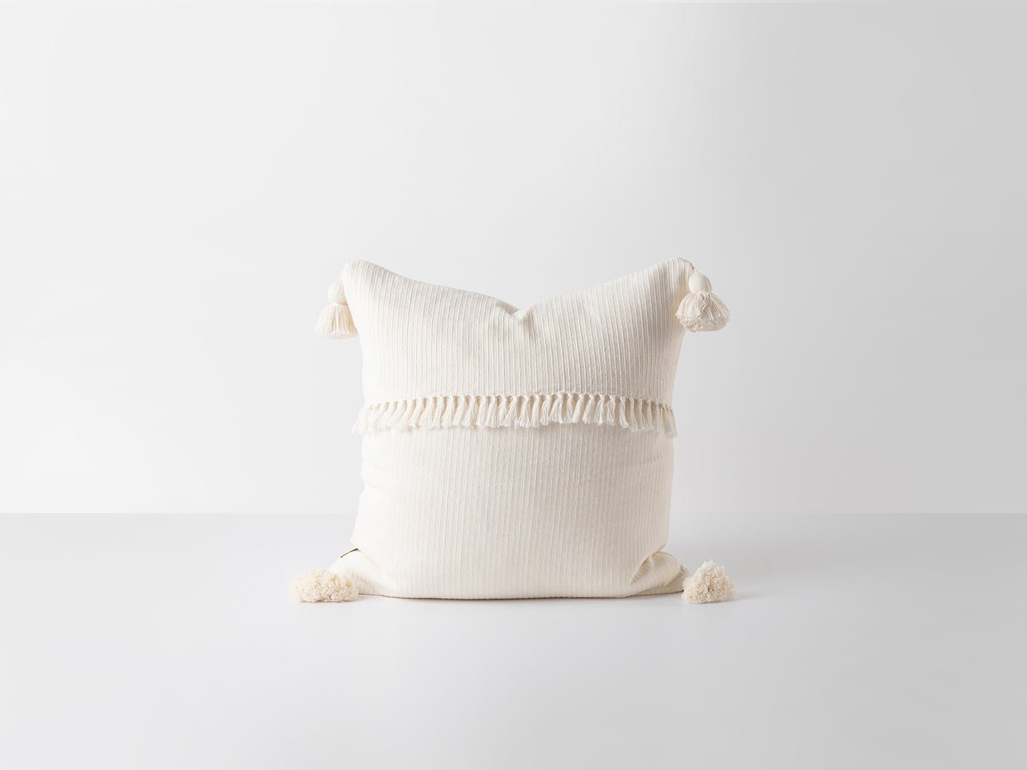 Nube Throw Pillow Cover