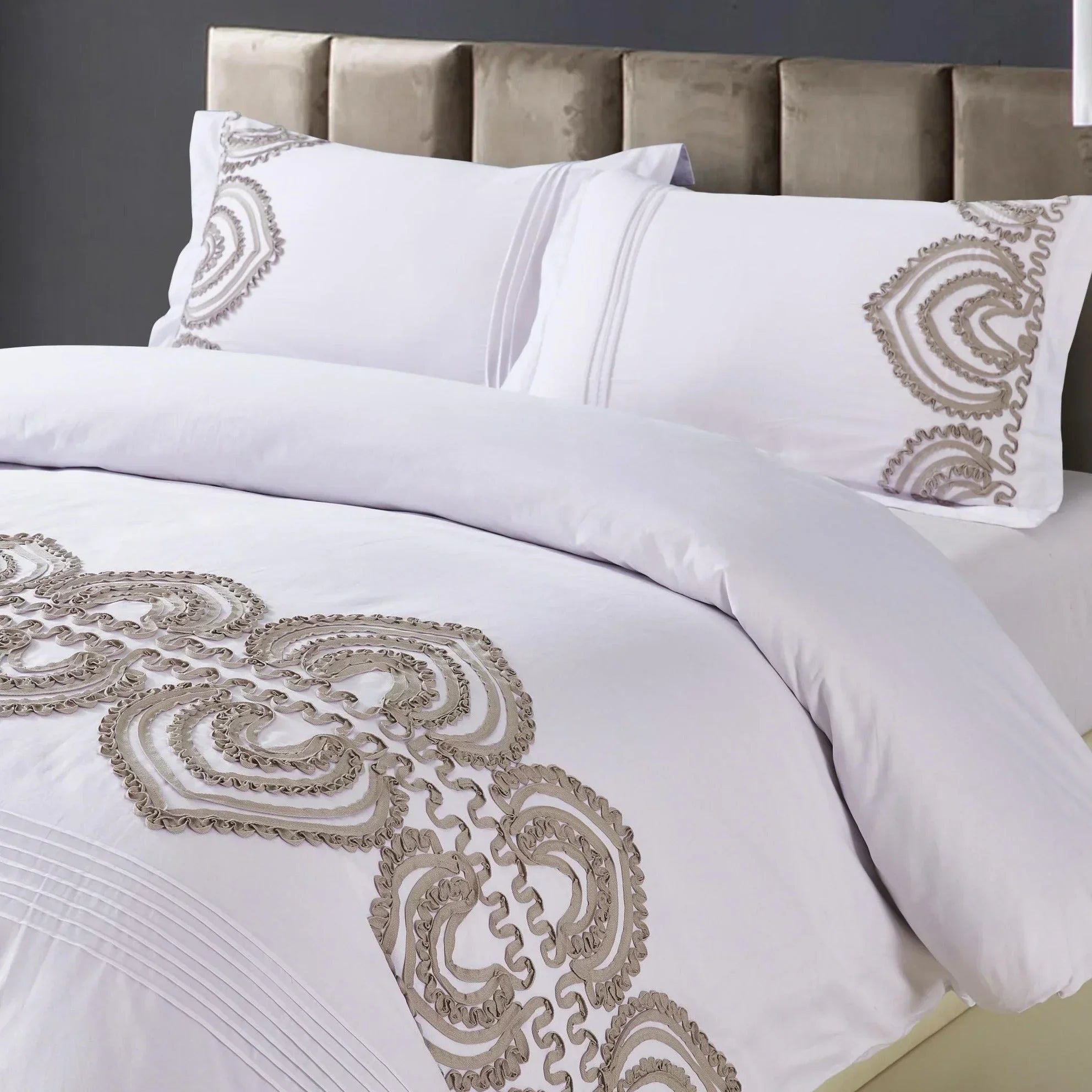 Padma Embroidered Duvet Set Mélange Home