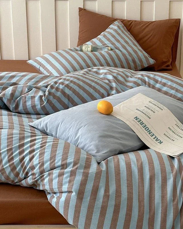 Parker Minimalist Striped Bedding Set / Khaki & Gray Ever Lasting