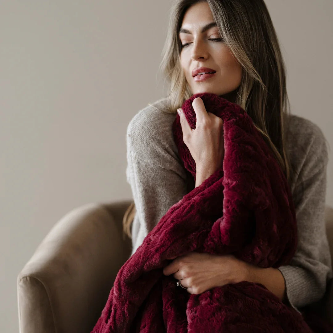 PATTERNED FAUX FUR THROW BLANKETS