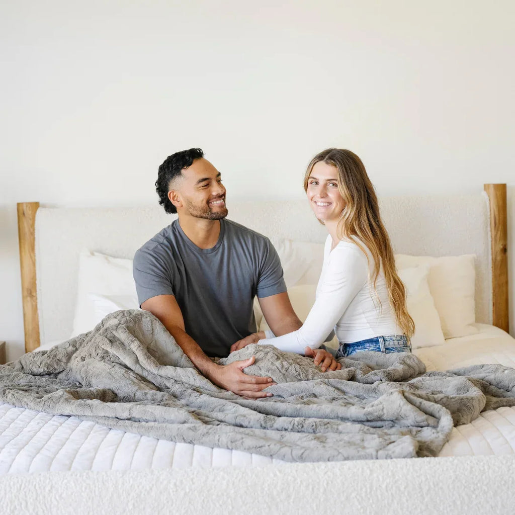 PATTERNED FAUX FUR XL THROW BLANKETS
