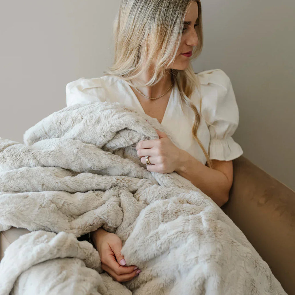 PATTERNED FAUX FUR XL THROW BLANKETS