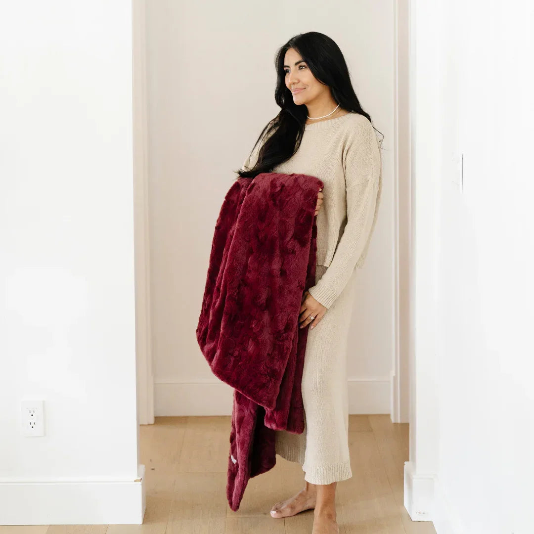PATTERNED FAUX FUR XL THROW BLANKETS