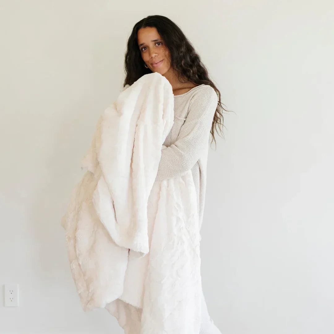 PATTERNED FAUX FUR XL THROW BLANKETS