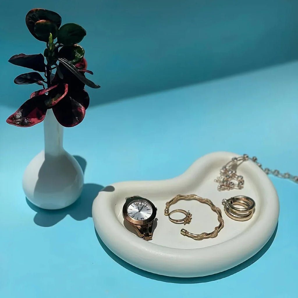 White gypsum resin plate with cartoon pea design, decorative silicone mold tray - House of Avana