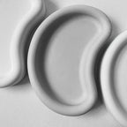 White gypsum resin plate with cartoon pea design, decorative silicone mold tray - House of Avana