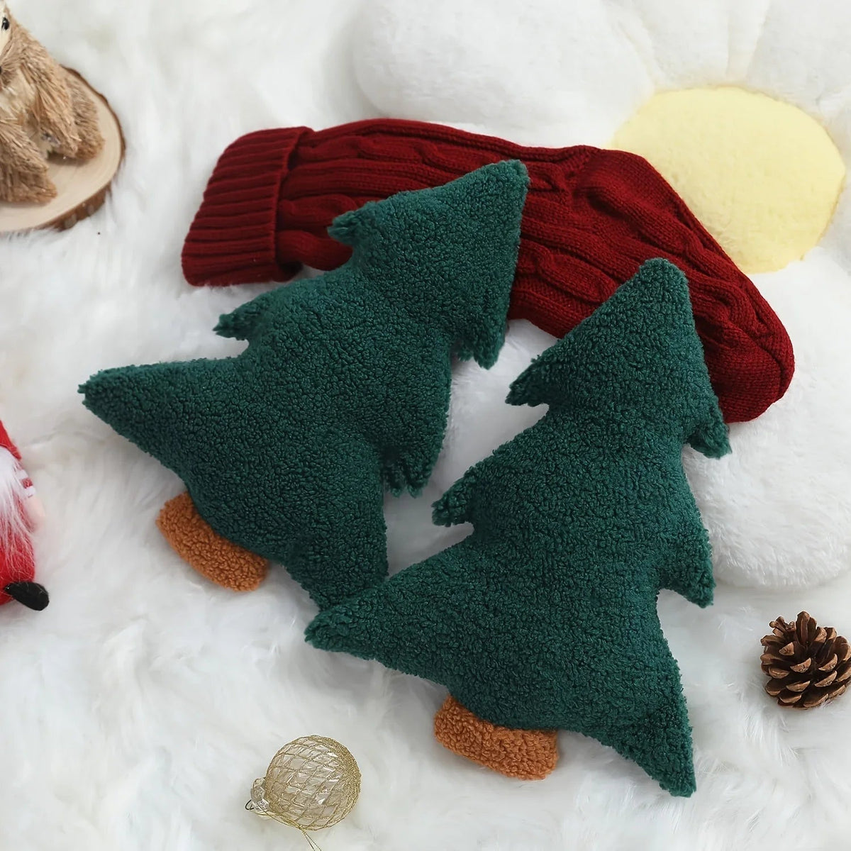 Christmas Tree Plush Dog Toy - Soft Chew Pillow for Puppies & Adult Dogs, Durable Washable Holiday Gift with Festive Red & Green Design House Of Avana [[SKU:HOA-CRB-002]]