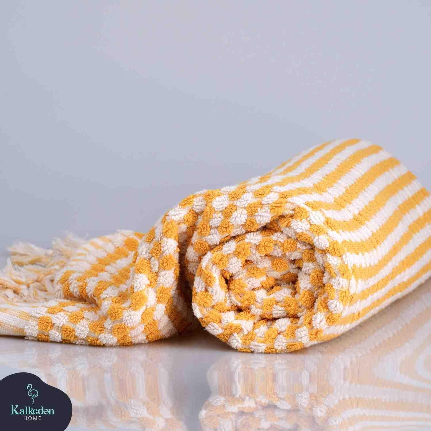 Pom Pom Bath Towel