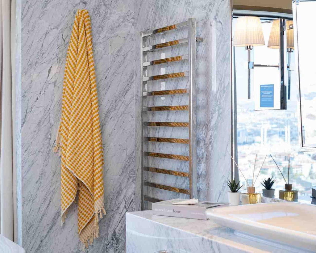 Pom Pom Bath Towel