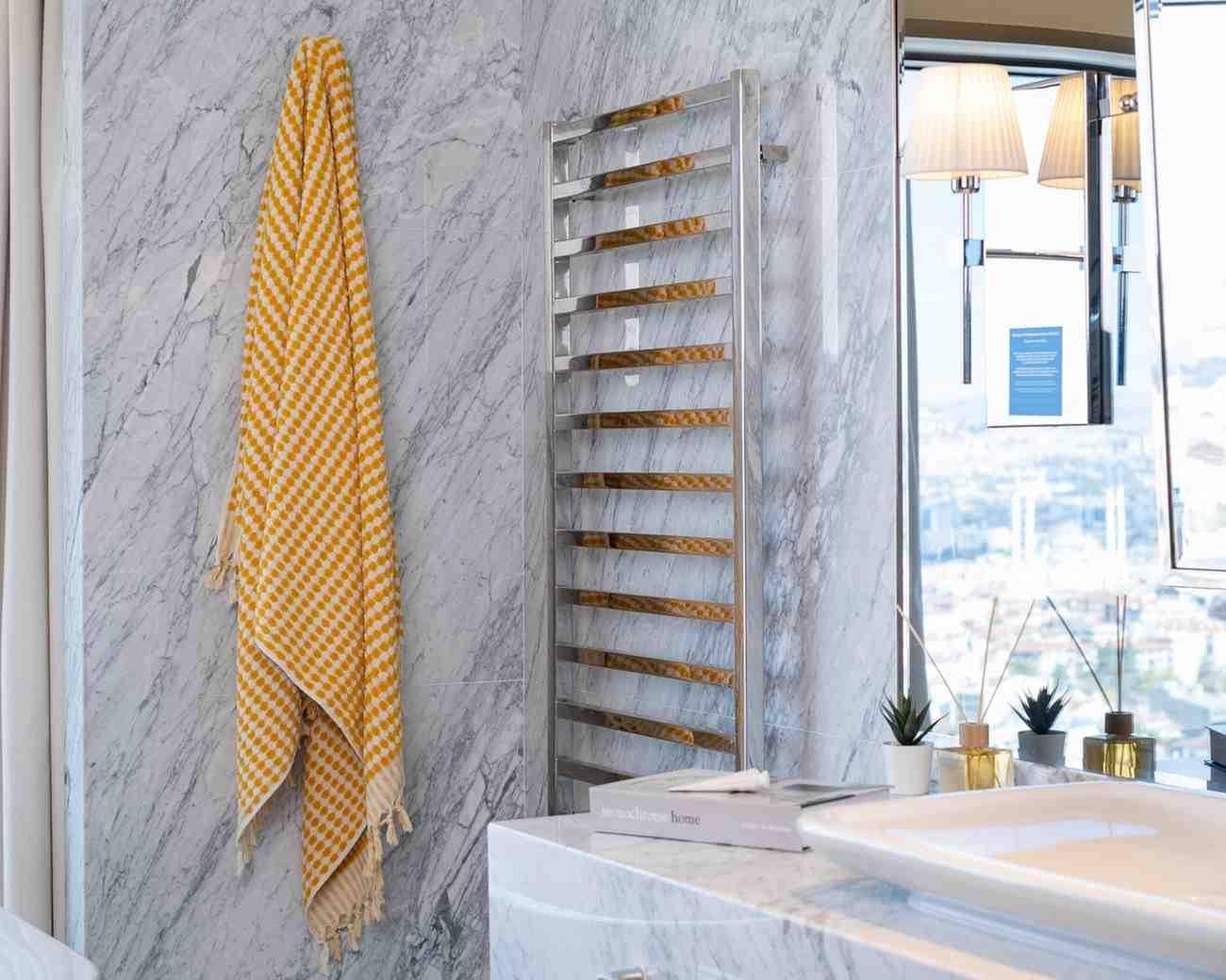 Pom Pom Bath Towel
