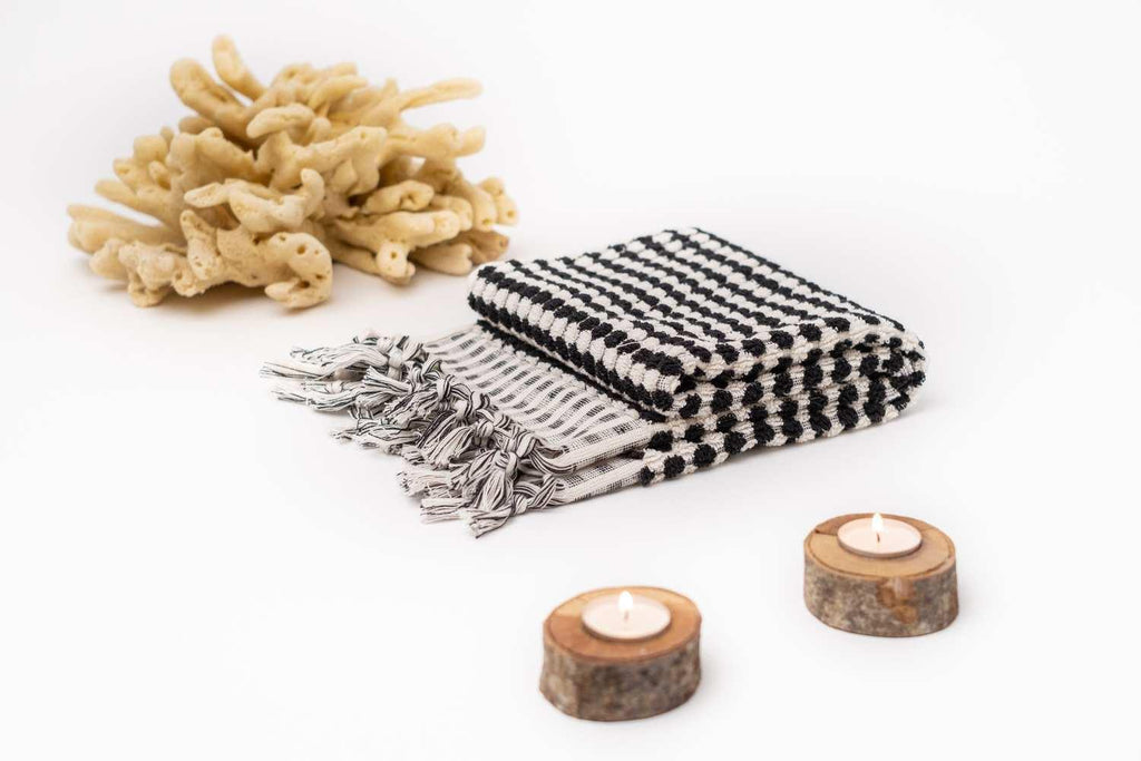 Pom Pom Hand Towel