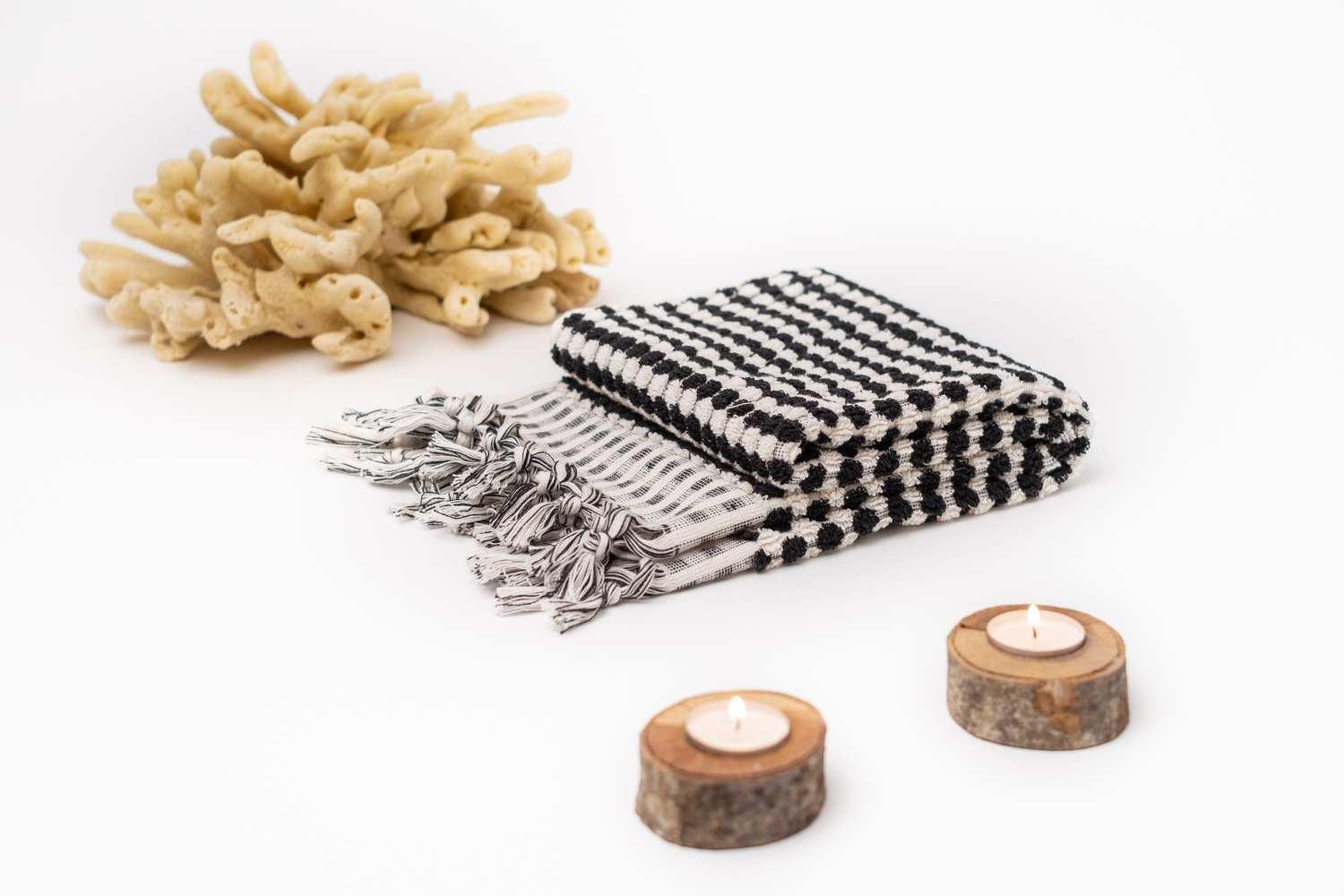 Pom Pom Hand Towel