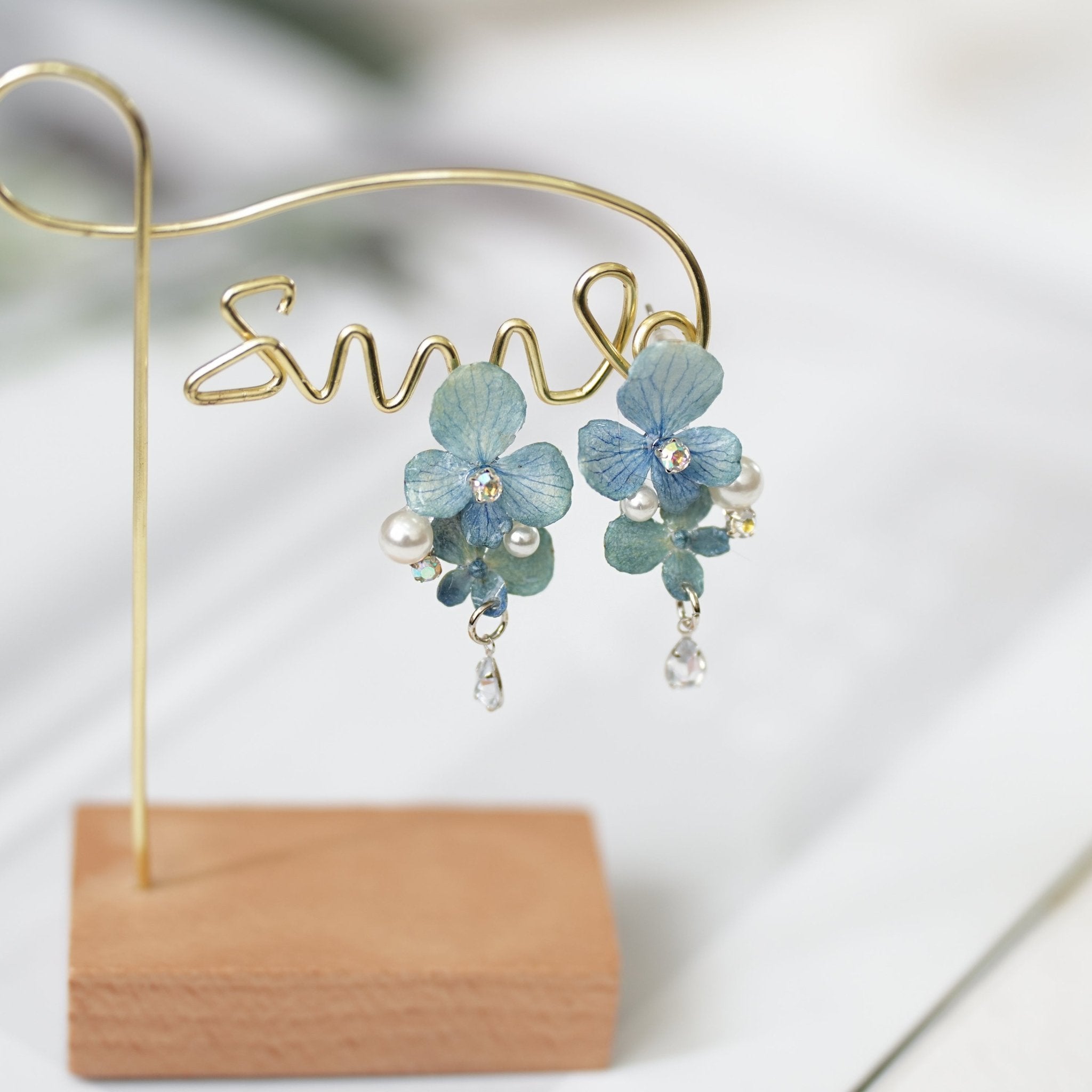 "Raindrop Waltz" Blue Hydrangea Pearl Drop Earrings