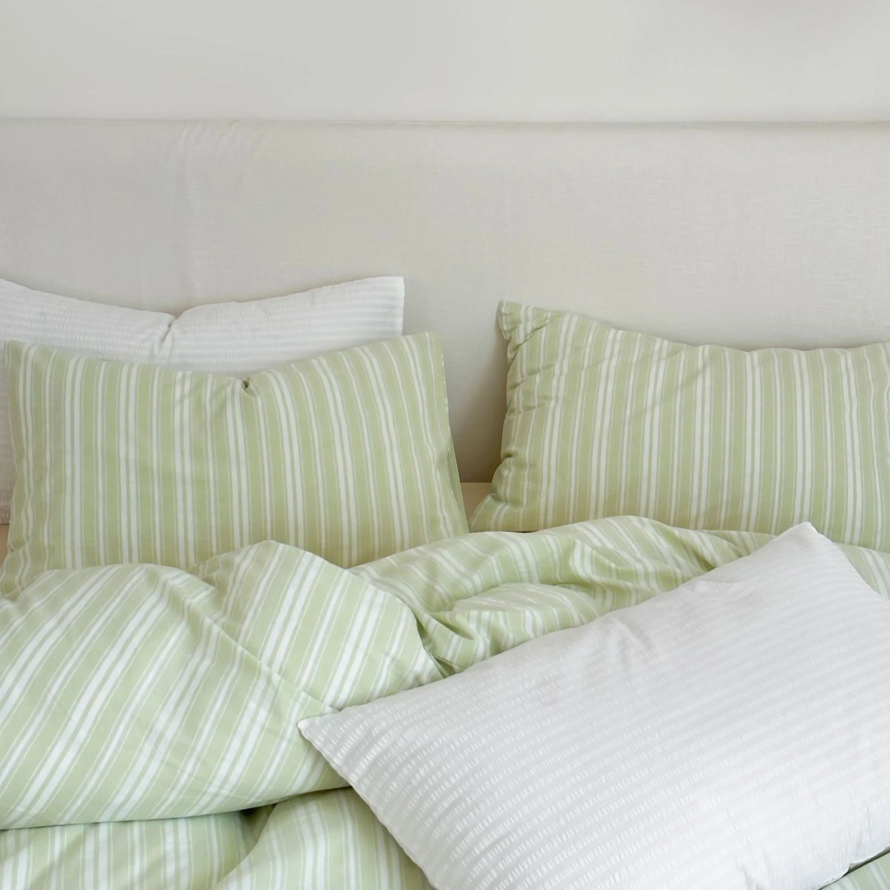 Refreshing Stripe Pillowcases / Black Thin Ever Lasting