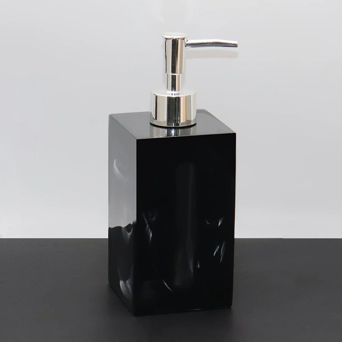 Resin Soap Dispenser, Freestanding Countertop Lotion Pump Bottle, Visible Capacity Liquid Hand Soap Dispenser, No Electricity Needed, for Bathroom, Kitchen, Laundry Room, Shampoo, Body Wash, Lotion House Of Avana