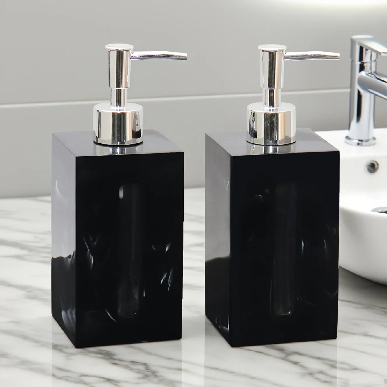 Resin Soap Dispenser, Freestanding Countertop Lotion Pump Bottle, Visible Capacity Liquid Hand Soap Dispenser, No Electricity Needed, for Bathroom, Kitchen, Laundry Room, Shampoo, Body Wash, Lotion House Of Avana