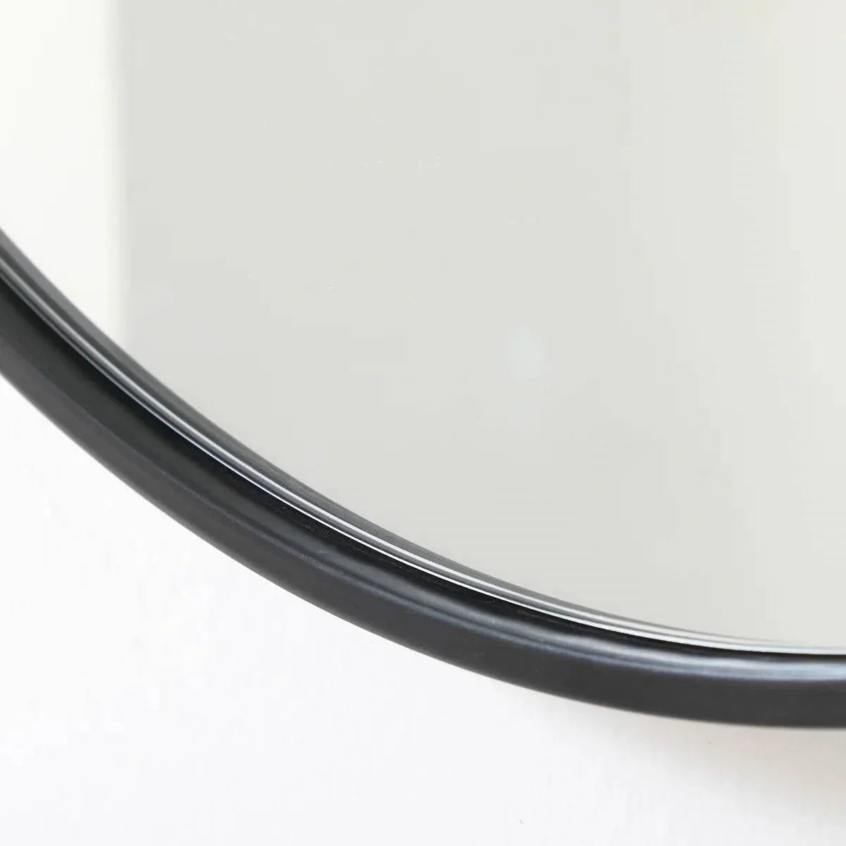 Round 21-inch Wall Mirror in Black - Living Room Bedroom Accent Bathroom Mirror