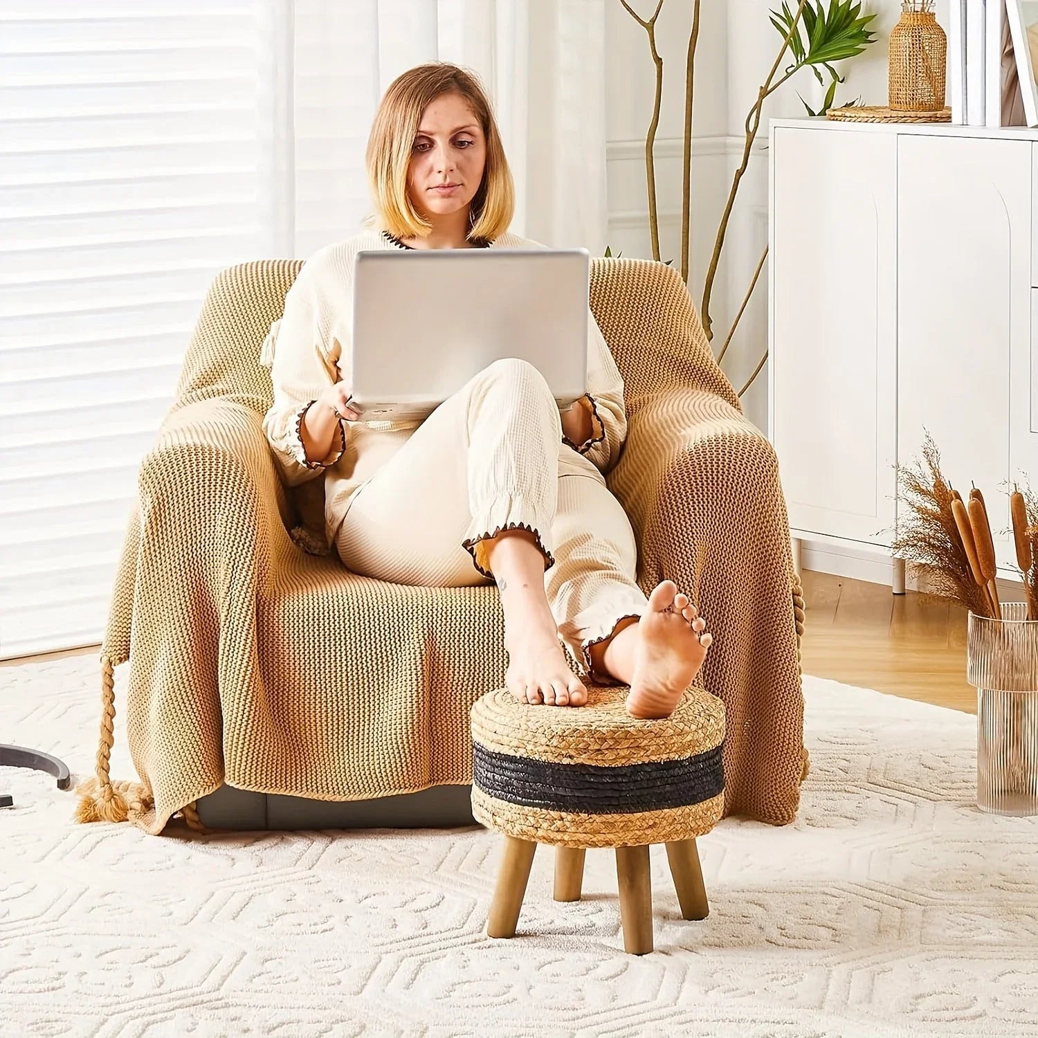 Round Ottoman Natural Seagrass Footstool Hand Weave Water Hyacinth Poufs Sofa Foot Stool Soft Step Stool Padded Foot Rest With Pine Legs For Living Room House Of Avana