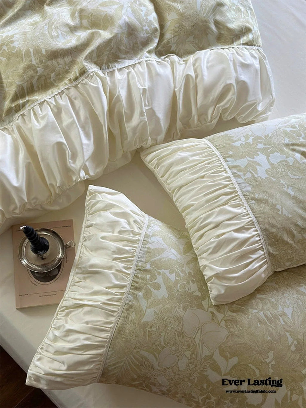 Royal Floral Ruffle Bedding Set / Pink Ever Lasting