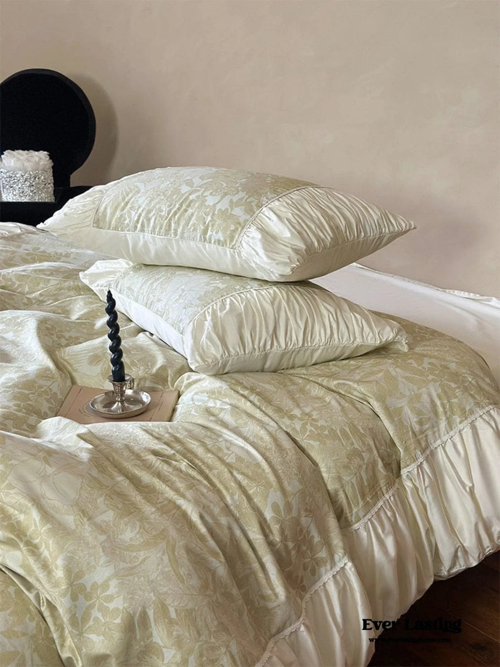 Royal Floral Ruffle Bedding Set / Pink Ever Lasting