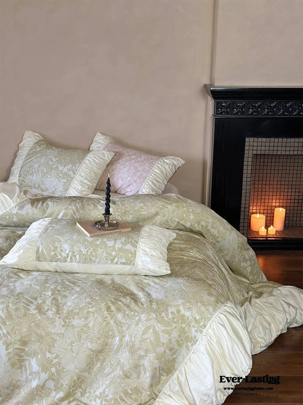 Royal Floral Ruffle Bedding Set / Pink Ever Lasting