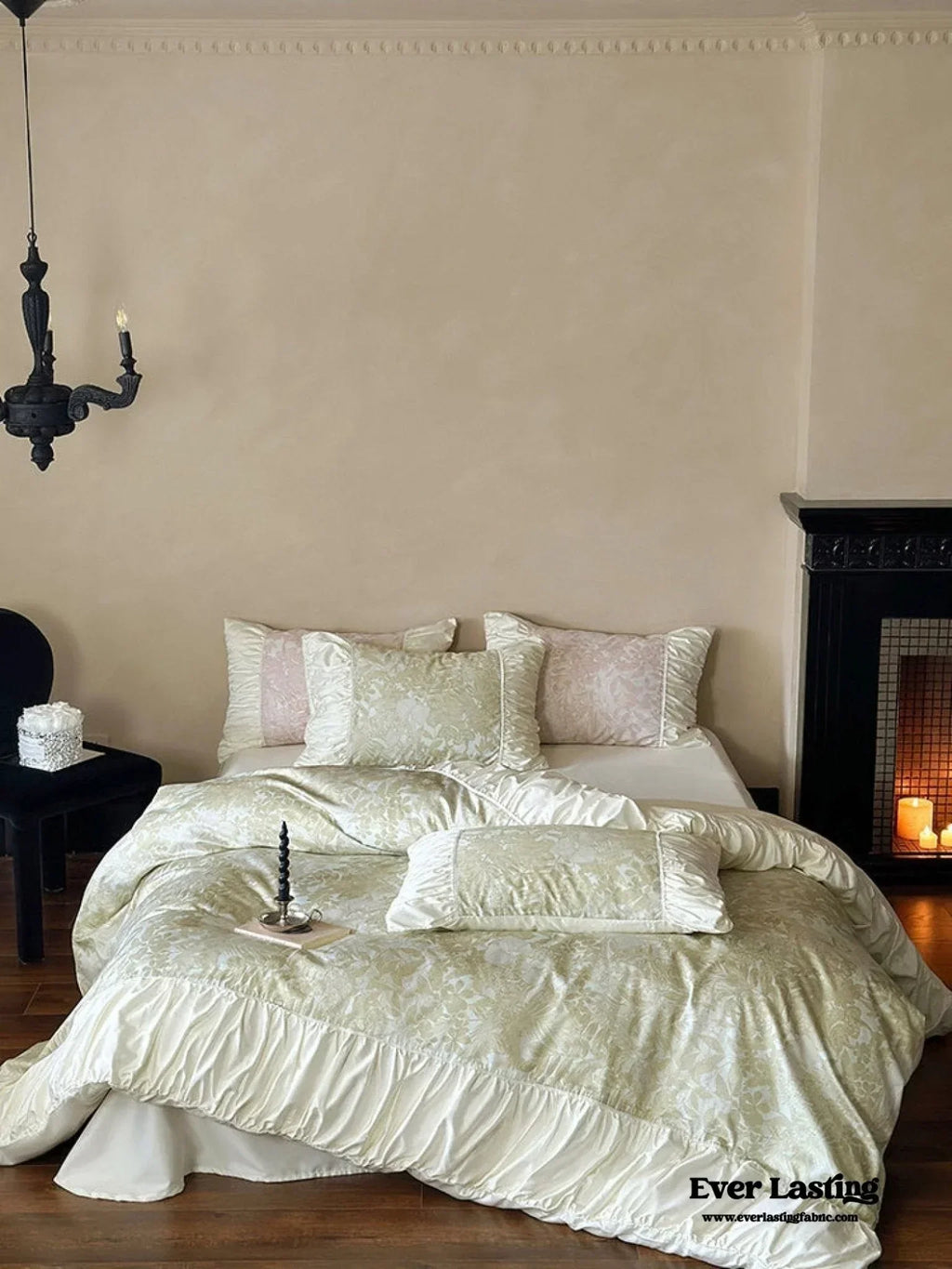 Royal Floral Ruffle Bedding Set / Pink Ever Lasting