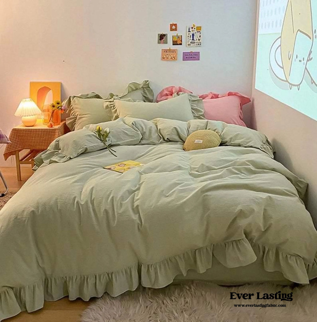 Ruffle Bedding Set / Purple Ever Lasting