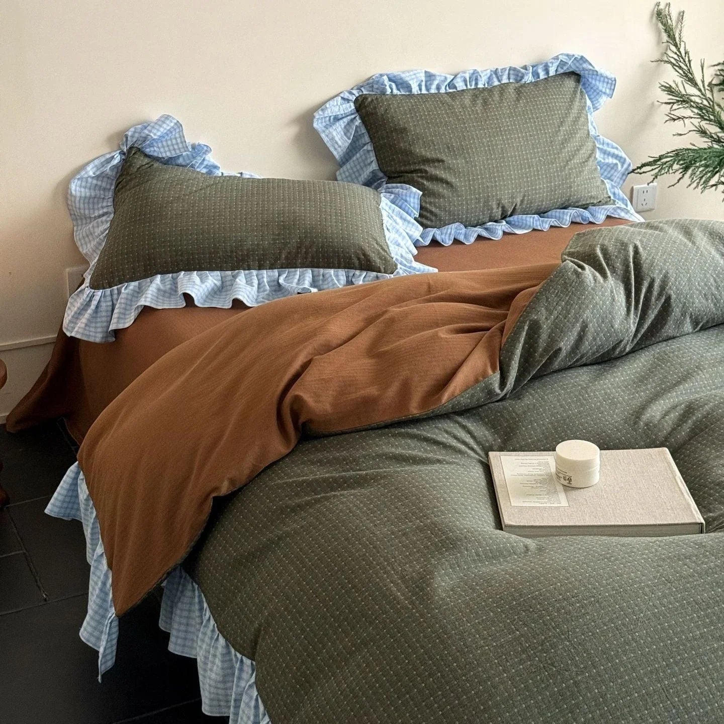 Sadie Gingham Lace Ruffle Bedding Set / Green Ever Lasting